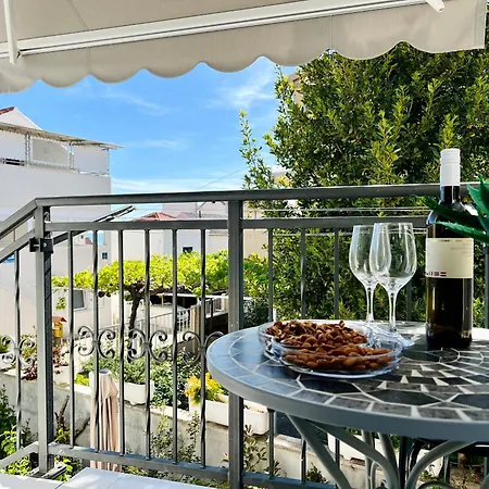 Apartment Sunny Primosten